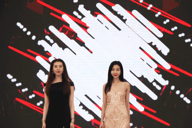1560139386220418.gif 1560139386220418.gif