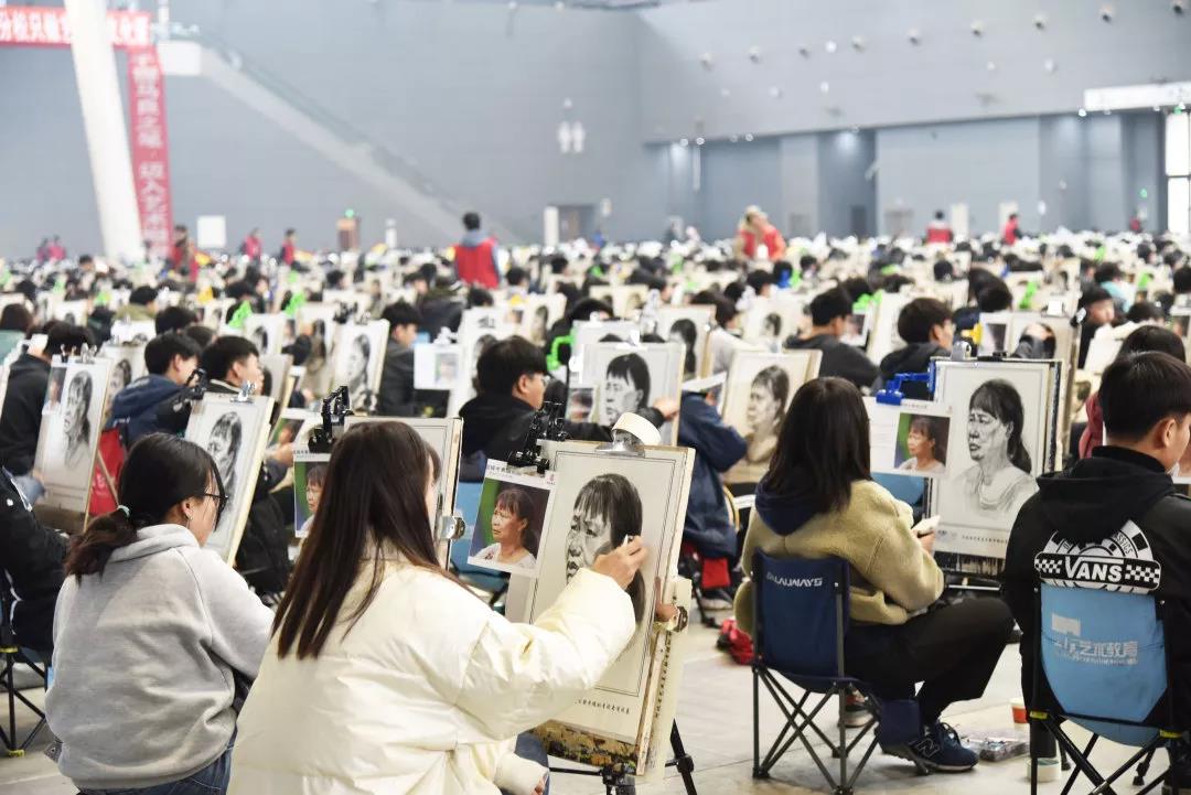 今天！3000余名考生齐聚石家庄国际会展中心！